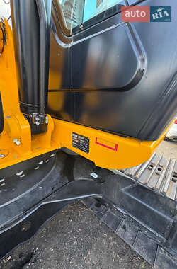 Екскаватор навантажувач JCB 220 2021 в 