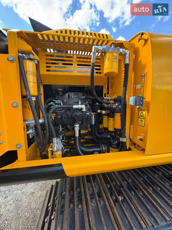 Экскаватор погрузчик JCB 220 2021 в Киеве