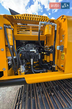 Екскаватор навантажувач JCB 220 2021 в 