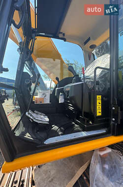 Екскаватор навантажувач JCB 220 2021 в 