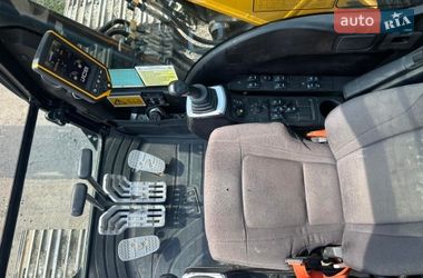 Гусеничный экскаватор JCB 220 2016 в Ивано-Франковске