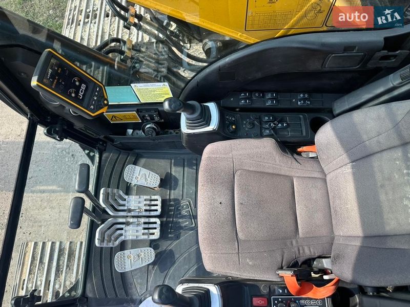 Гусеничный экскаватор JCB 220 2016 в Ивано-Франковске