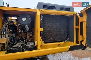 Гусеничный экскаватор JCB 220 2005 в Одессе