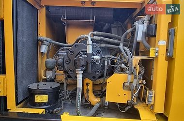 Гусеничный экскаватор JCB 220 2005 в Одессе