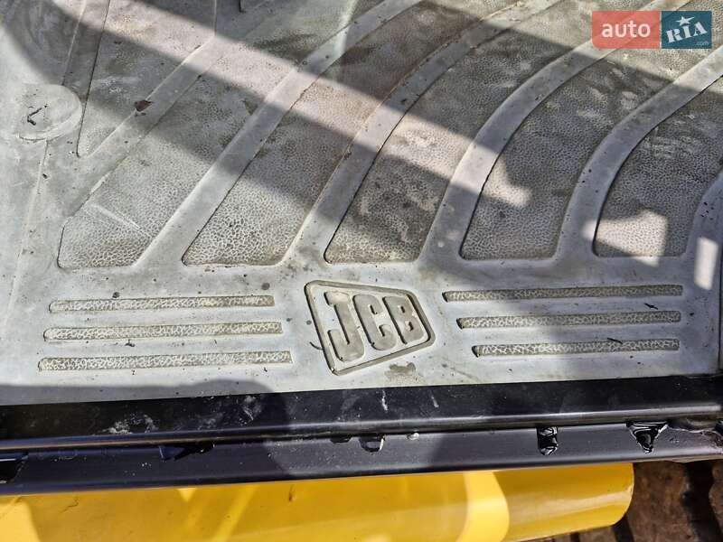 Экскаватор погрузчик JCB 2CX 2008 в Черновцах