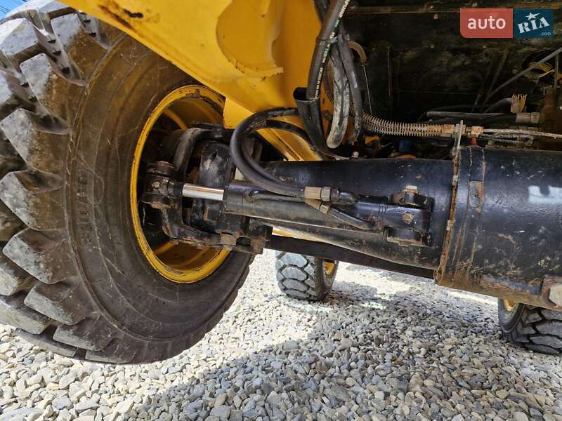 Экскаватор погрузчик JCB 2CX 2008 в Черновцах