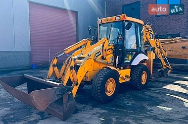 Экскаватор погрузчик JCB 2CX 2004 в Луцке