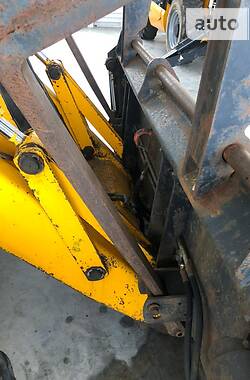 Экскаватор погрузчик JCB 3CX 2000 в 