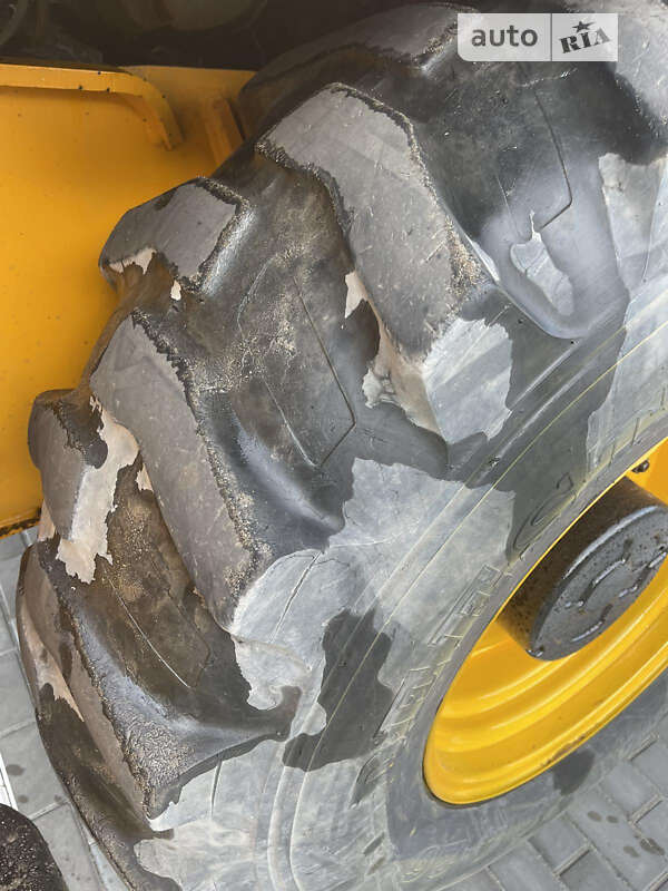 Екскаватор навантажувач JCB 3CX 2004 в Дніпрі