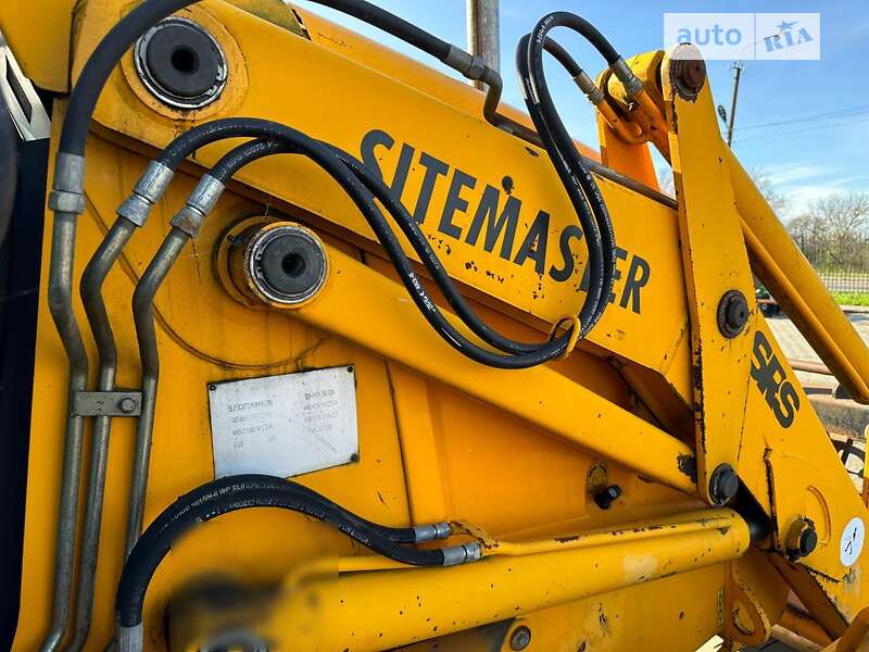 Екскаватор навантажувач JCB 3CX 2000 в Горохові