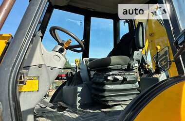 Экскаватор погрузчик JCB 3CX 2000 в 