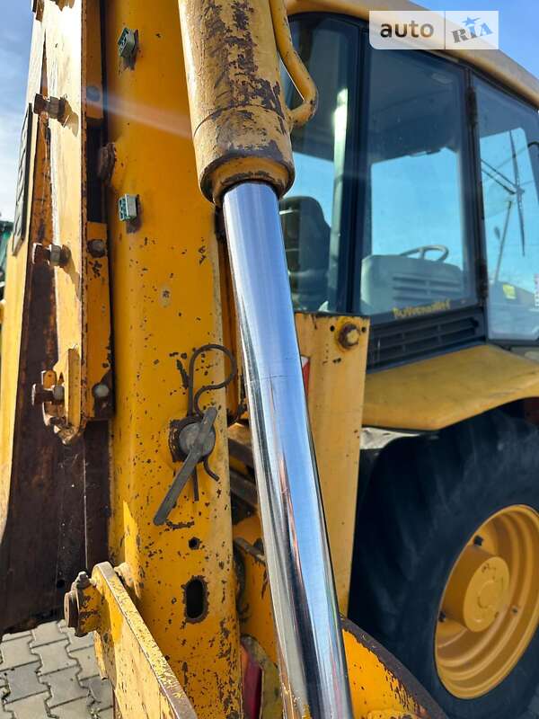 Екскаватор навантажувач JCB 3CX 2000 в Горохові
