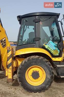 Экскаватор погрузчик JCB 3CX 2004 в Ирпене