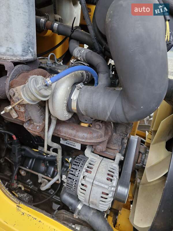 Экскаватор погрузчик JCB 3CX 2005 в Черновцах