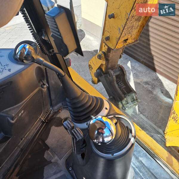 Экскаватор погрузчик JCB 3CX 2006 в Одессе