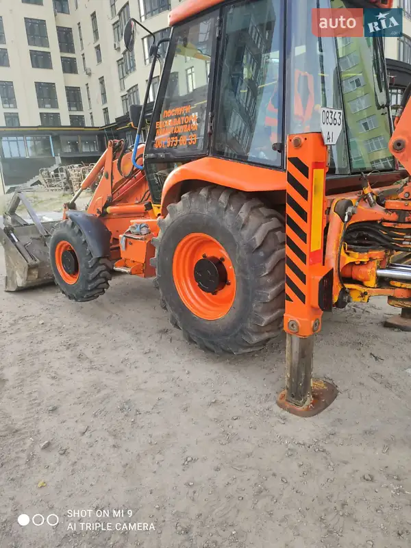 Экскаватор погрузчик JCB 3CX 2001 в 