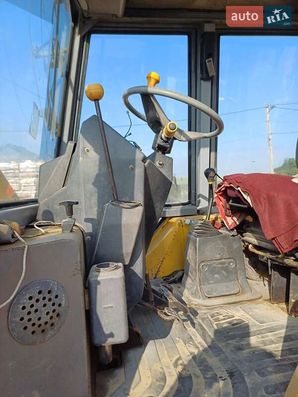 Екскаватор навантажувач JCB 3CX 1990 в Чернівцях