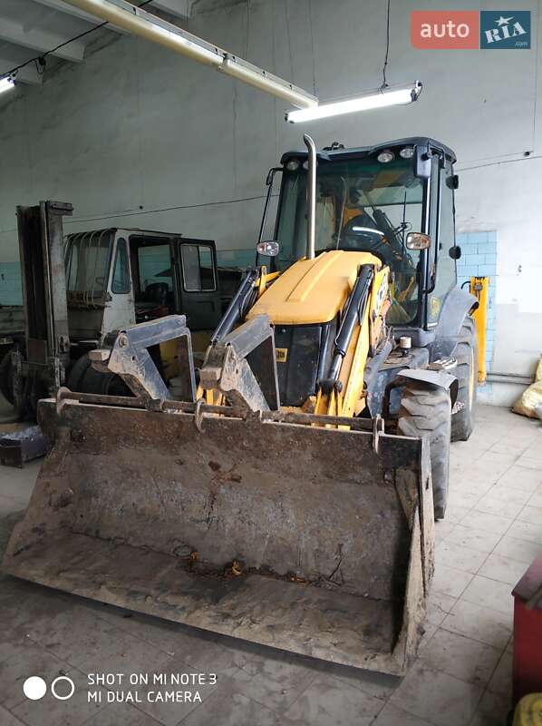 Екскаватор навантажувач JCB 3CX 2013 в Чернігові