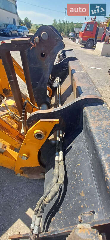 Екскаватор навантажувач JCB 3CX 2002 в Чернівцях