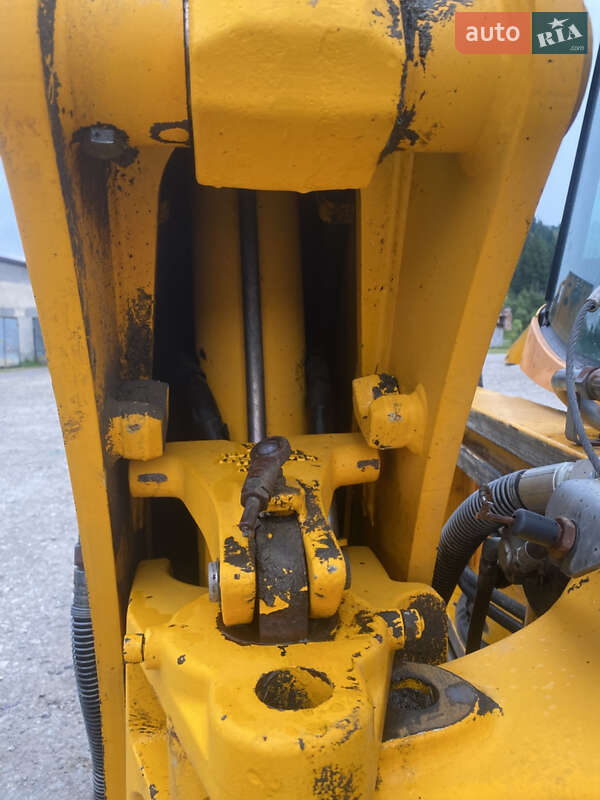 Екскаватор навантажувач JCB 3CX 2004 в Ворохті