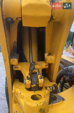 Экскаватор погрузчик JCB 3CX 2004 в 