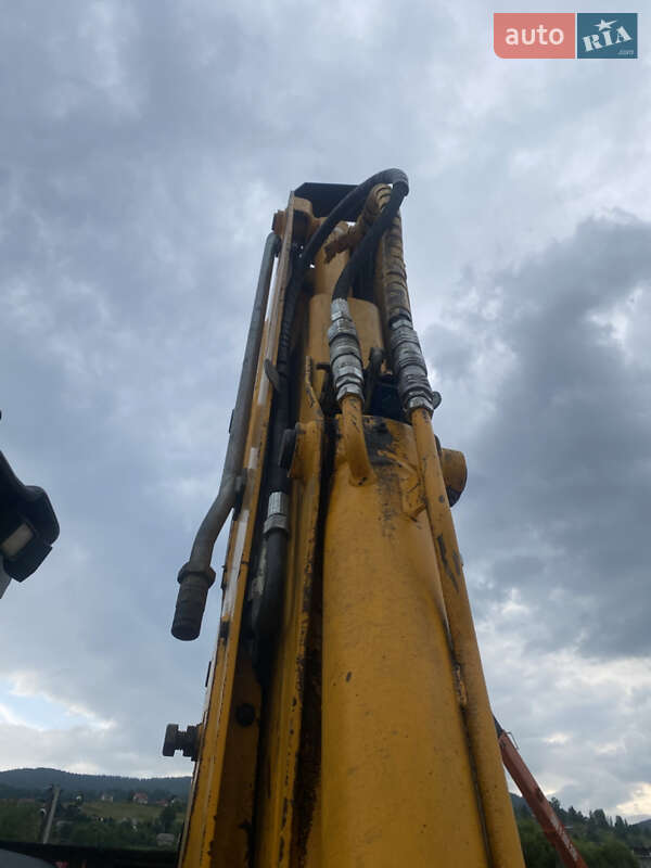 Екскаватор навантажувач JCB 3CX 2004 в Ворохті