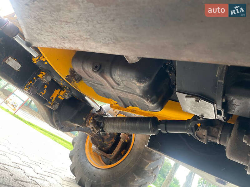 Экскаватор погрузчик JCB 3CX 2006 в Черновцах
