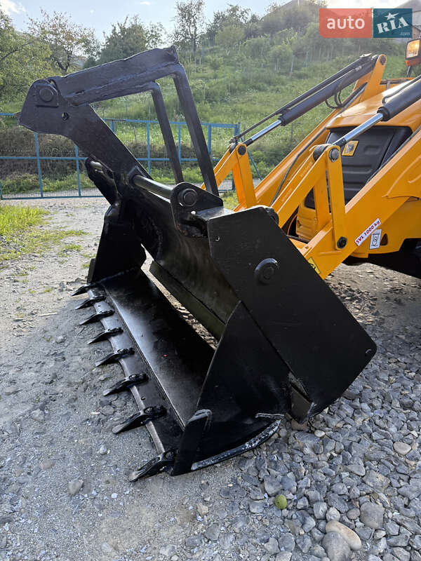 Екскаватор навантажувач JCB 3CX 2008 в Виноградові