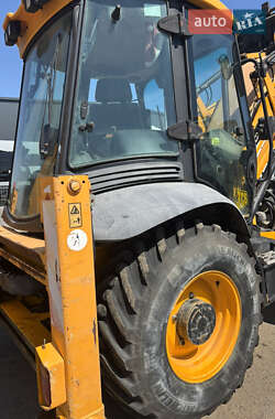 Экскаватор погрузчик JCB 3CX 2010 в 