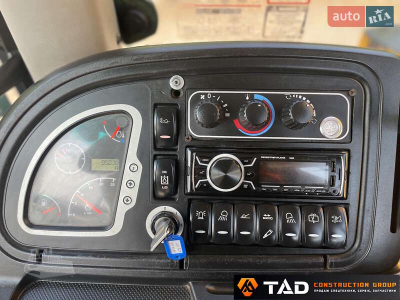 Екскаватор навантажувач JCB 3CX 2014 в Києві