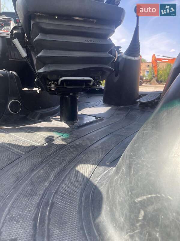 Экскаватор погрузчик JCB 3CX 2020 в Стоянке фото 17 Экскаватор погрузчик JCB 3CX 2020 в Стоянке