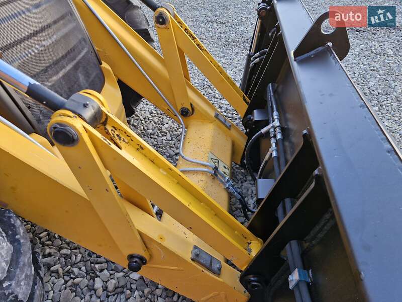 Экскаватор погрузчик JCB 3CX 2009 в Черновцах