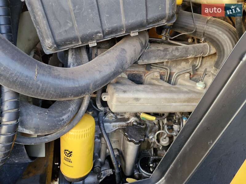 Экскаватор погрузчик JCB 3CX 2009 в Черновцах