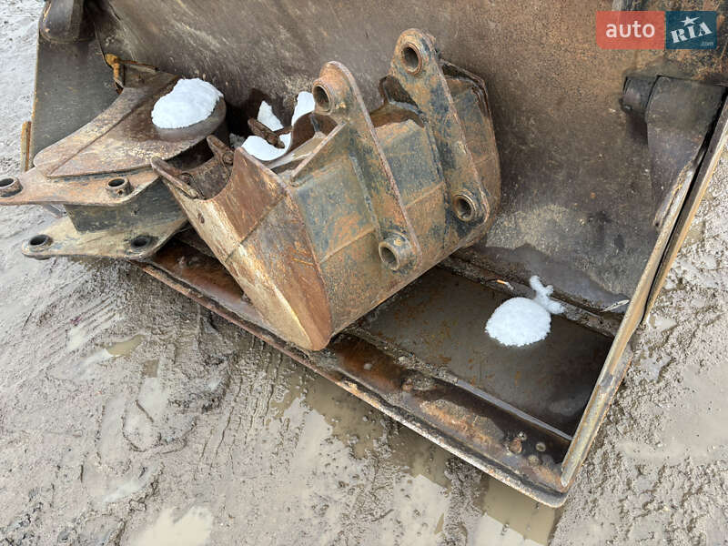 Экскаватор погрузчик JCB 3CX 2005 в Львове