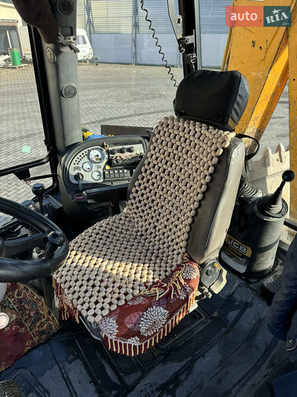 Колесный экскаватор JCB 3CX 2007 в Городке