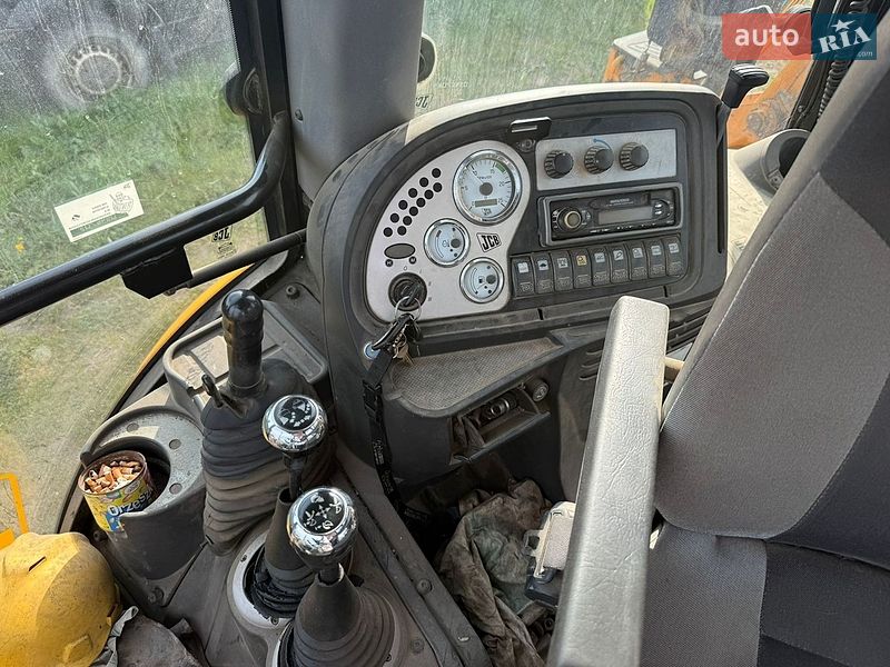 Экскаватор погрузчик JCB 3CX 2004 в Львове