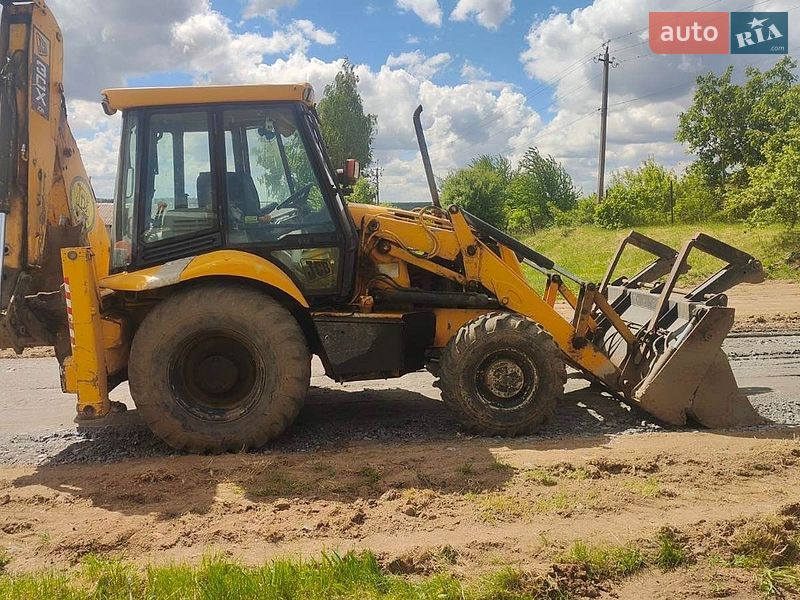 Экскаватор погрузчик JCB 3CX 2001 в Ладыжине