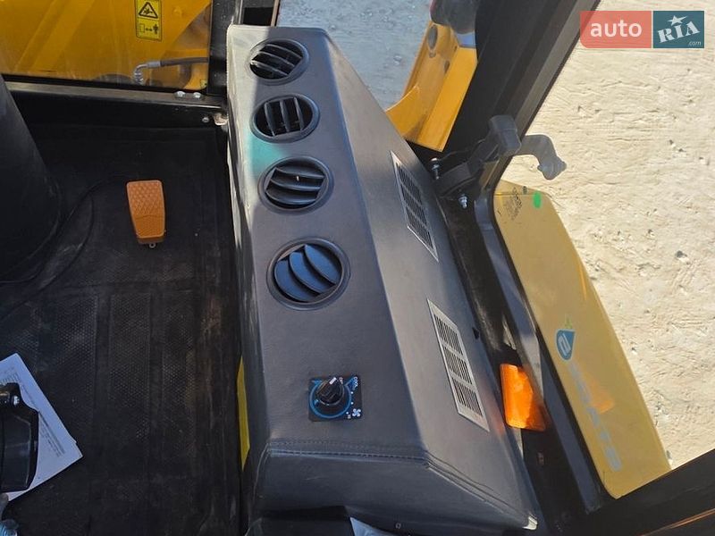Экскаватор погрузчик JCB 3DX 2025 в Ивано-Франковске