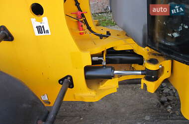 Фронтальный погрузчик JCB 406 2011 в 