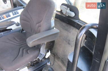 Фронтальный погрузчик JCB 406 2011 в 