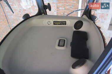Фронтальный погрузчик JCB 406 2011 в 