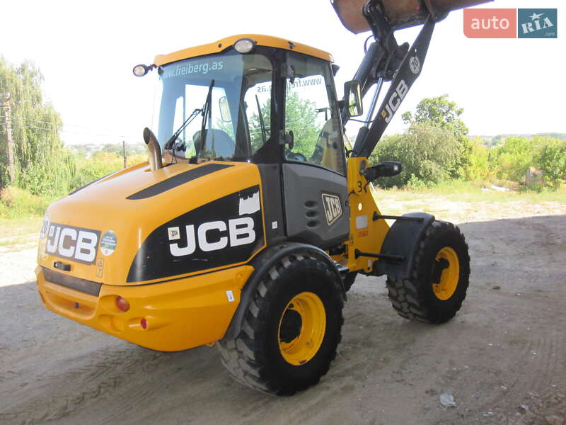 Фронтальный погрузчик JCB 406 2011 в Виннице