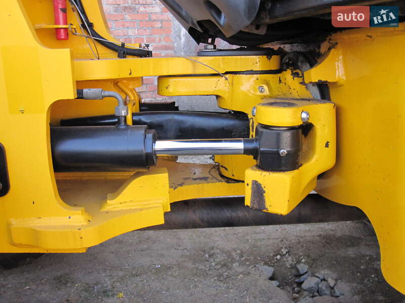 Фронтальный погрузчик JCB 406 2011 в Виннице