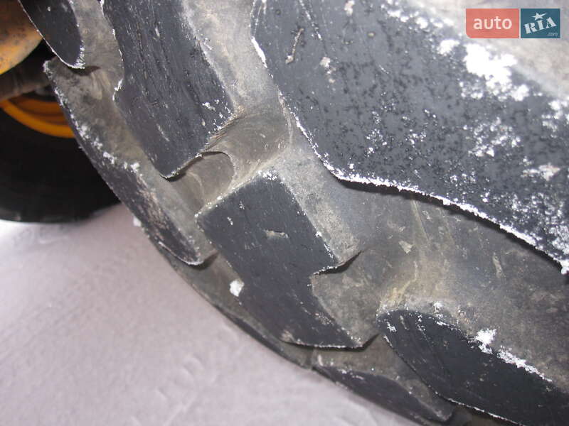 Фронтальні навантажувачі JCB 406 2011 в Вінниці