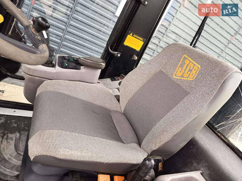 Фронтальный погрузчик JCB 407 2006 в Житомире