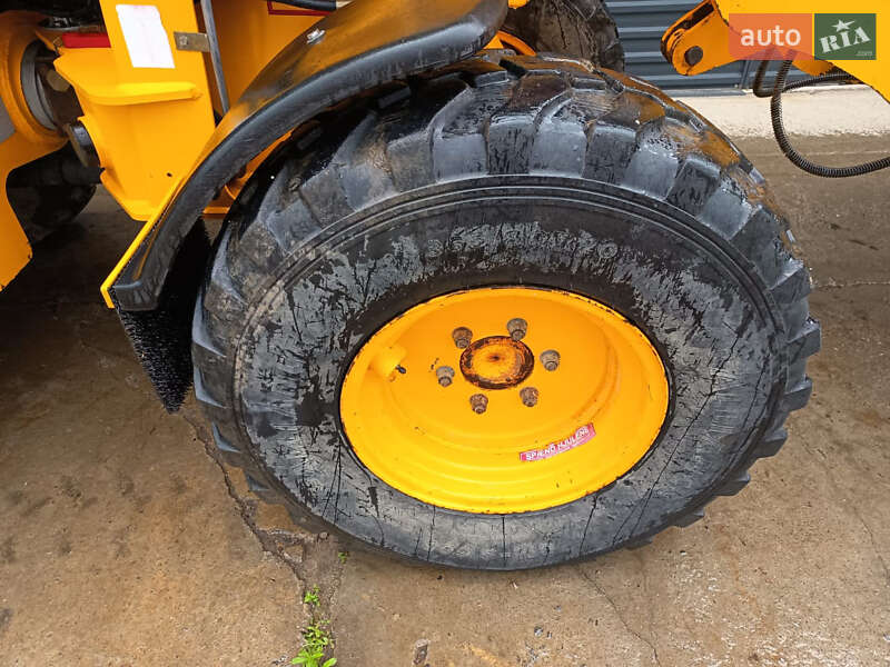 Фронтальный погрузчик JCB 407 2006 в Житомире