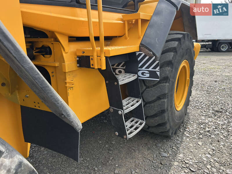 Фронтальный погрузчик JCB 436 2010 в Луцке