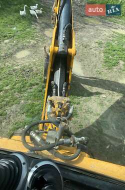 Екскаватор навантажувач JCB 4CX 2010 в 