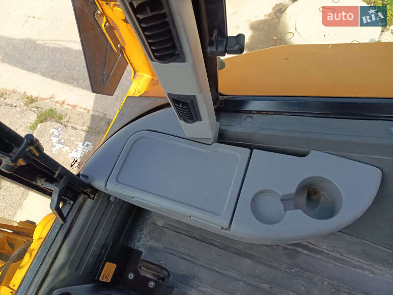 Колесный экскаватор JCB 4CX 1999 в Житомире