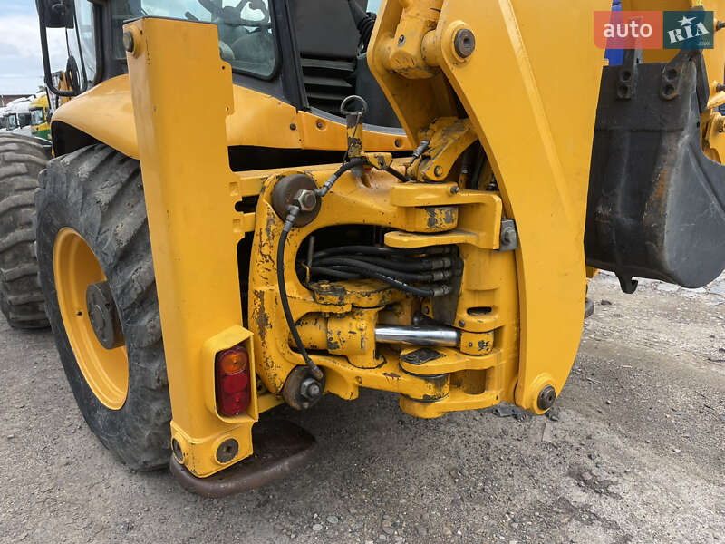 Екскаватор навантажувач JCB 4CX 2003 в Чернівцях